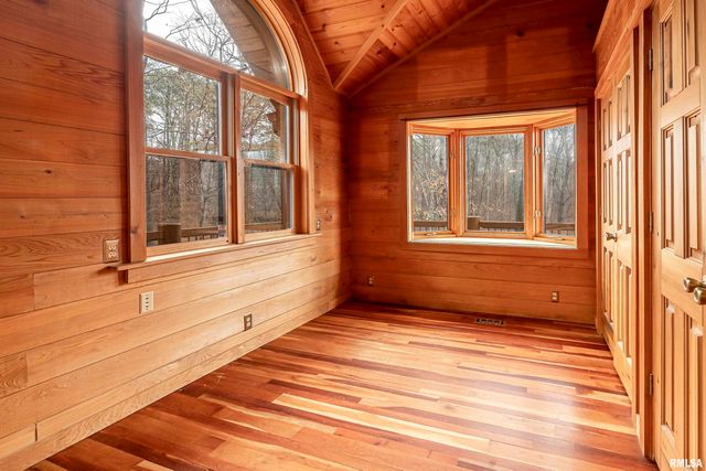 221 Poplar Lake Road, Makanda, IL 62958