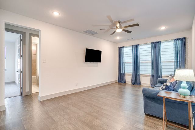 4913 Hidden Grove Drive, Fort Worth, TX 76114