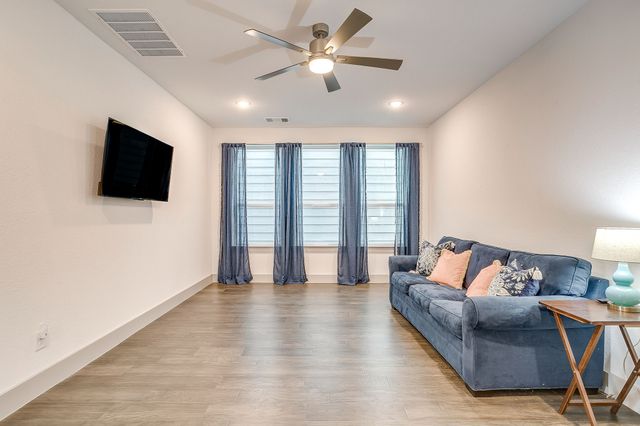 4913 Hidden Grove Drive, Fort Worth, TX 76114