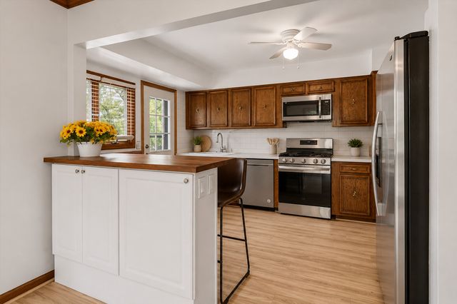 6702 Pershing Court, Woodridge, IL 60517