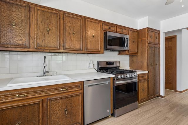 6702 Pershing Court, Woodridge, IL 60517