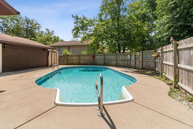 6702 Pershing Court, Woodridge, IL 60517