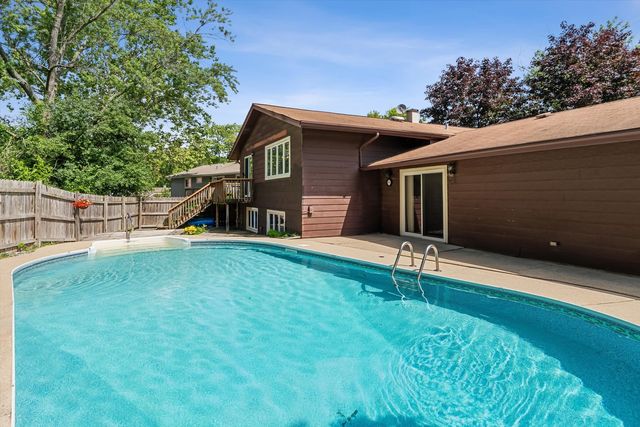 6702 Pershing Court, Woodridge, IL 60517