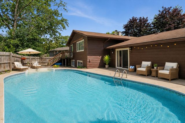 6702 Pershing Court, Woodridge, IL 60517