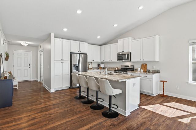 7752 206th Street W, Lakeville, MN 55044
