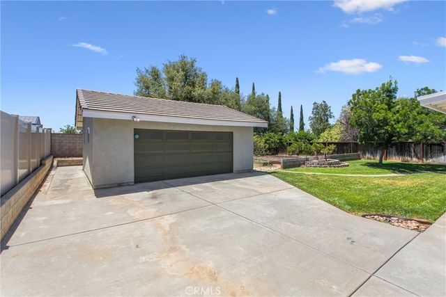 35653 Oak Creek, Yucaipa, CA 92399