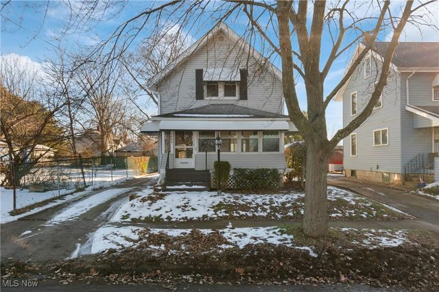 1899 16th Street SW, Akron, OH 44314