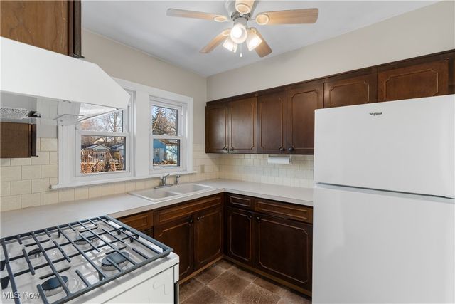 1899 16th Street SW, Akron, OH 44314