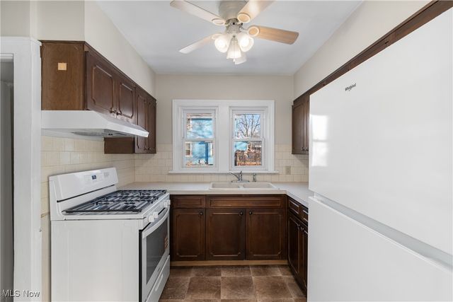 1899 16th Street SW, Akron, OH 44314