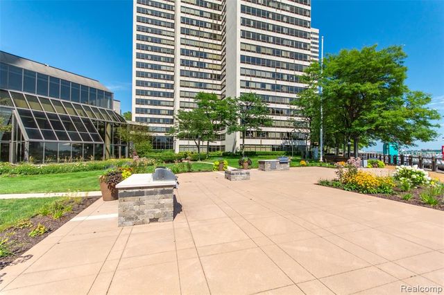 300 Riverfront Drive 25J, Detroit, MI 48226