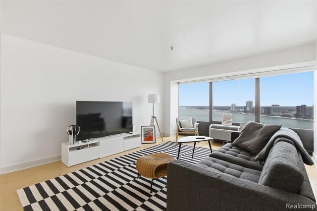 300 Riverfront Drive 25J, Detroit, MI 48226