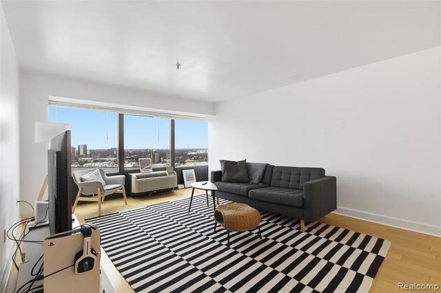 300 Riverfront Drive 25J, Detroit, MI 48226