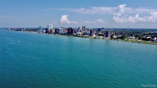 300 Riverfront Drive 25J, Detroit, MI 48226