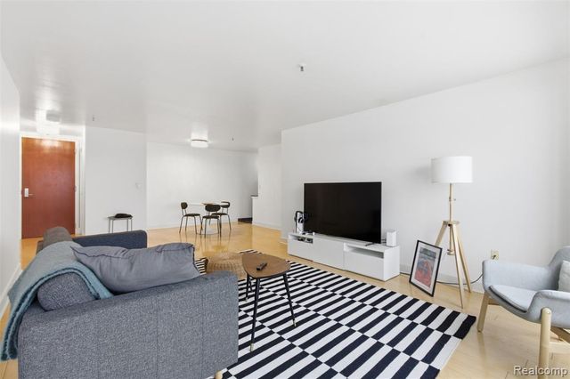 300 Riverfront Drive 25J, Detroit, MI 48226