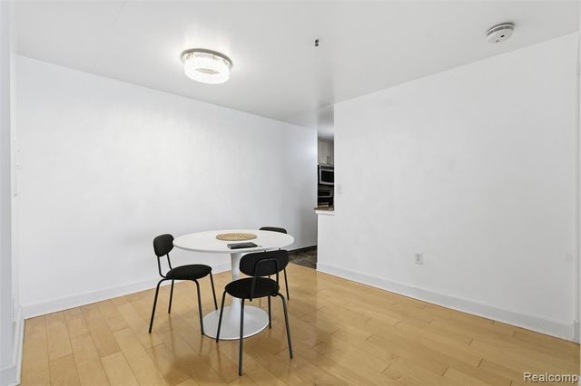 300 Riverfront Drive 25J, Detroit, MI 48226