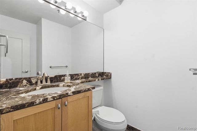 300 Riverfront Drive 25J, Detroit, MI 48226