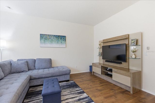 20900 OLDENBURG LOOP, Mount Dora, FL 32757