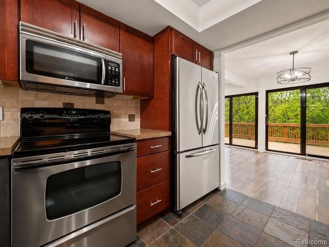 2971 Moon Lake Drive, West Bloomfield, MI 48323