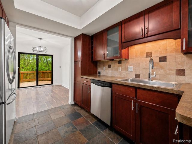 2971 Moon Lake Drive, West Bloomfield, MI 48323