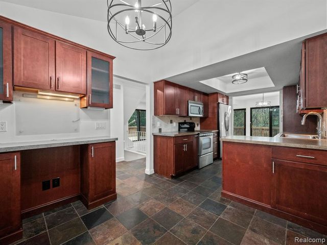 2971 Moon Lake Drive, West Bloomfield, MI 48323
