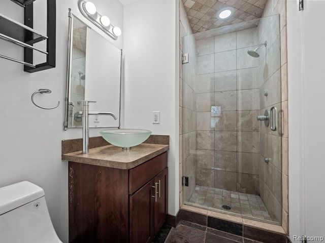 2971 Moon Lake Drive, West Bloomfield, MI 48323