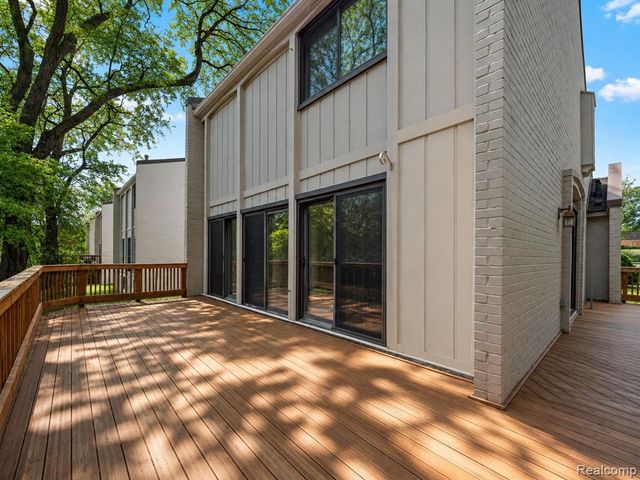 2971 Moon Lake Drive, West Bloomfield, MI 48323