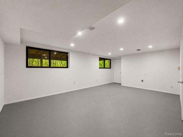 2971 Moon Lake Drive, West Bloomfield, MI 48323