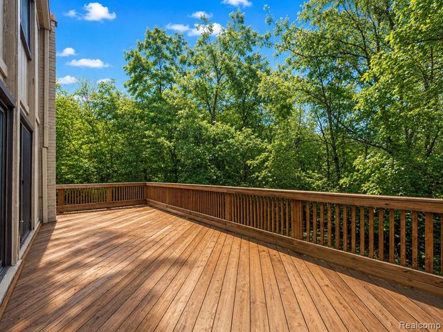2971 Moon Lake Drive, West Bloomfield, MI 48323