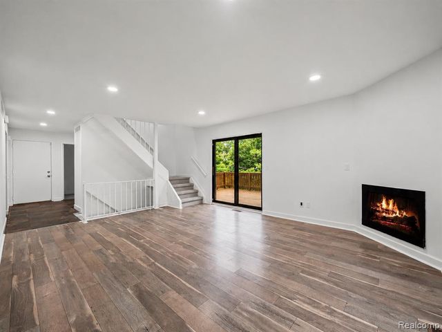2971 Moon Lake Drive, West Bloomfield, MI 48323