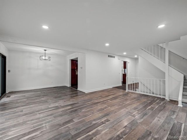 2971 Moon Lake Drive, West Bloomfield, MI 48323