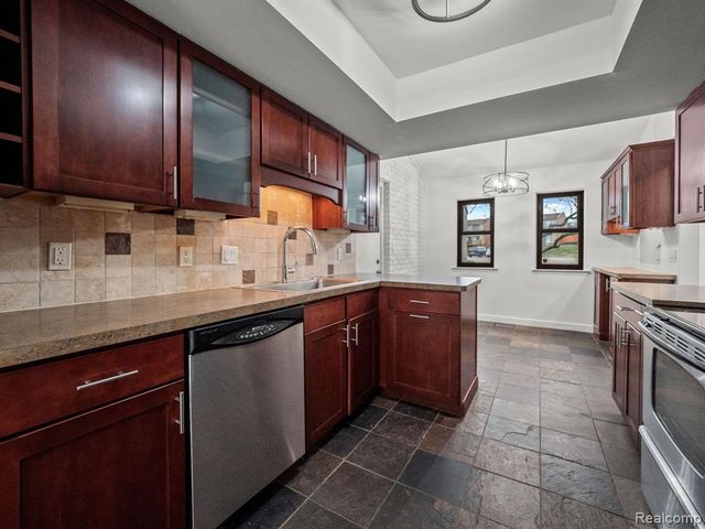 2971 Moon Lake Drive, West Bloomfield, MI 48323
