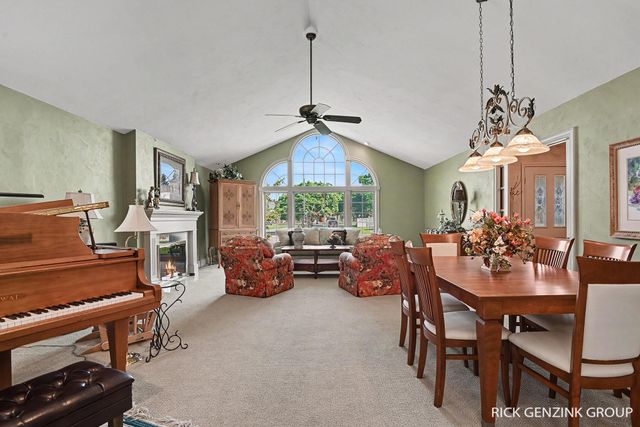 400 W 35th Street, Holland, MI 49423