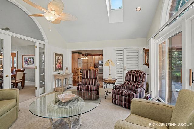 400 W 35th Street, Holland, MI 49423