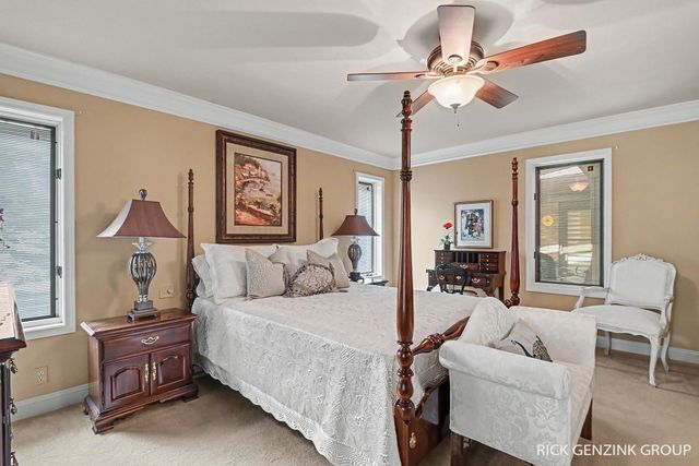 400 W 35th Street, Holland, MI 49423