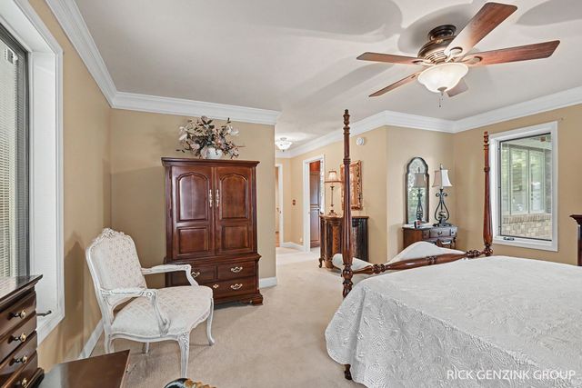 400 W 35th Street, Holland, MI 49423