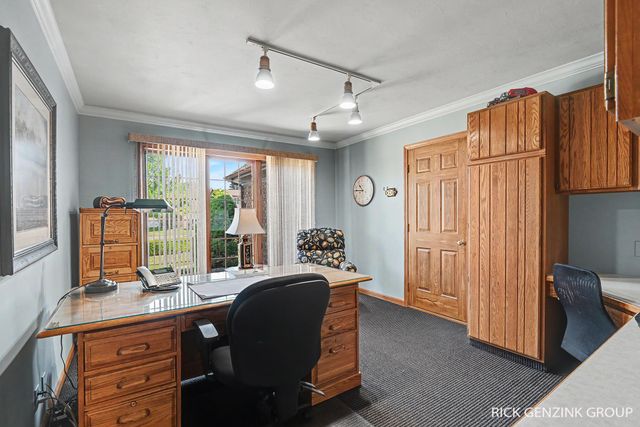400 W 35th Street, Holland, MI 49423