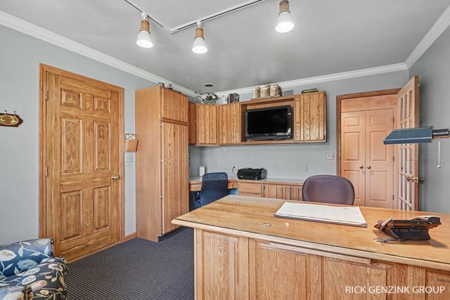 400 W 35th Street, Holland, MI 49423