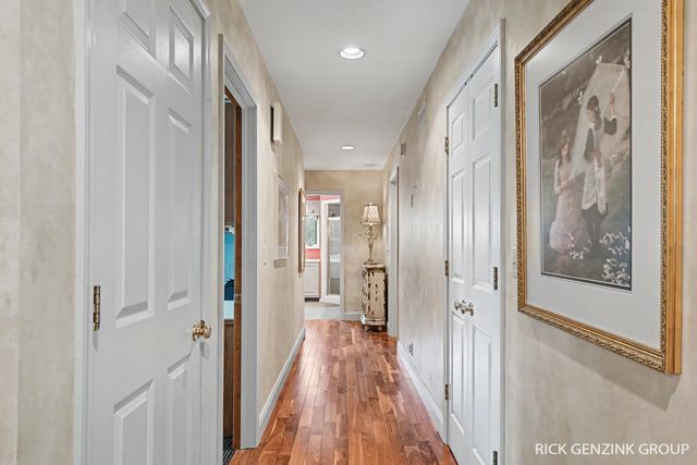 400 W 35th Street, Holland, MI 49423