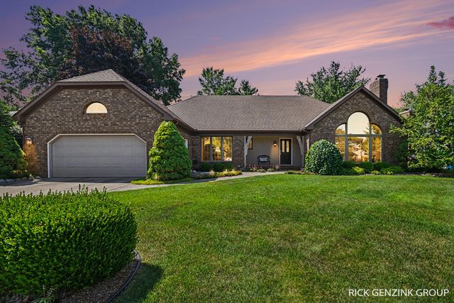 400 W 35th Street, Holland, MI 49423