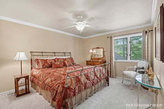 400 W 35th Street, Holland, MI 49423