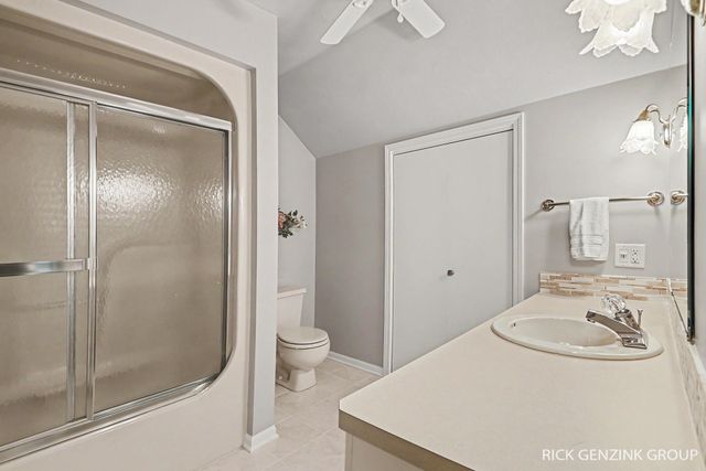 400 W 35th Street, Holland, MI 49423