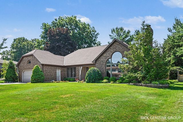 400 W 35th Street, Holland, MI 49423