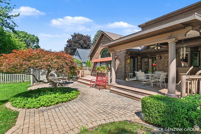 400 W 35th Street, Holland, MI 49423