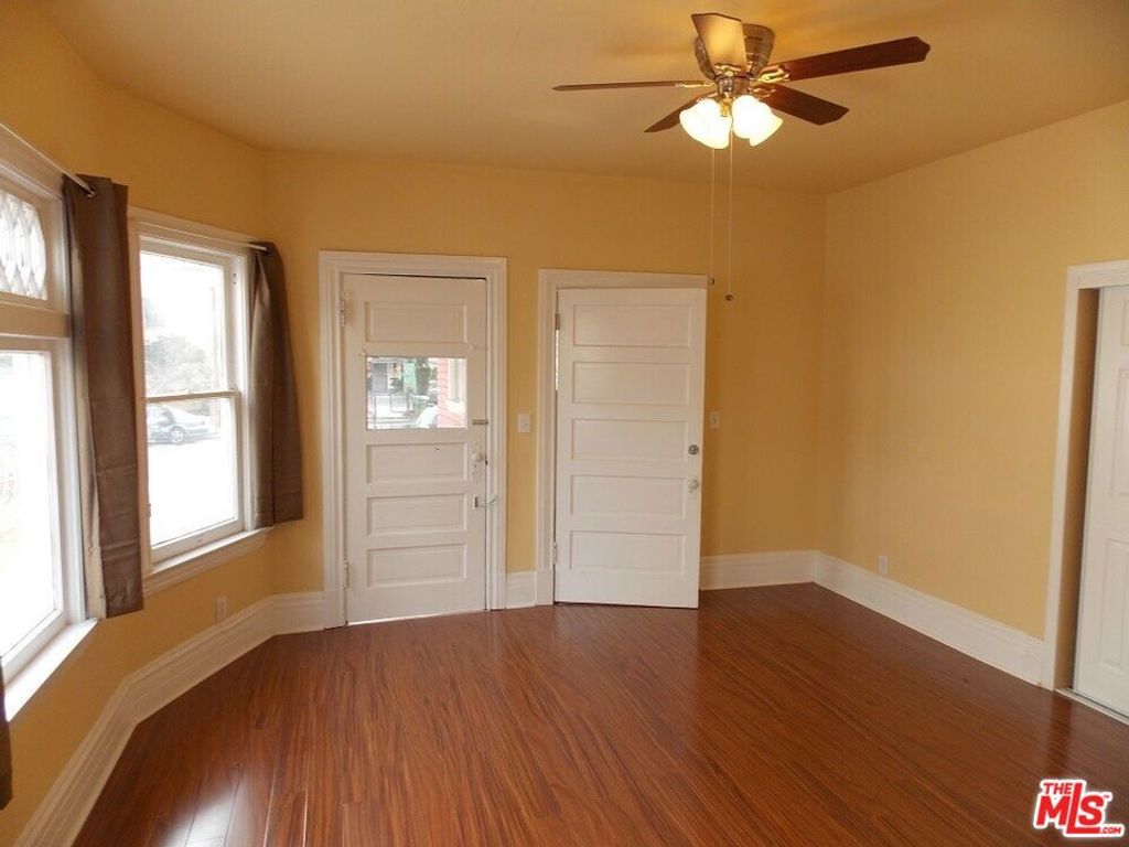 Image 12 of property listing at 1449 W 28th Street, Los Angeles, CA 90007