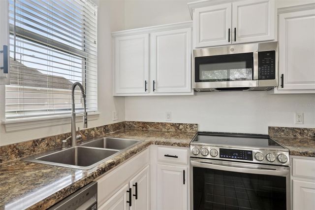 140 HIGHLAND MEADOWS STREET, Davenport, FL 33837