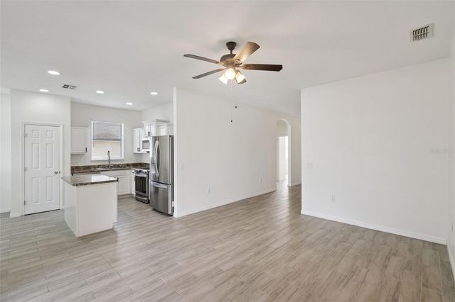 140 HIGHLAND MEADOWS STREET, Davenport, FL 33837