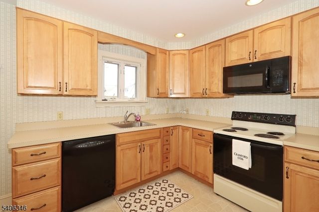 6 Manor Ave, Cranford Twp., NJ 07016