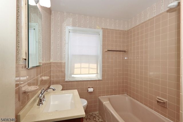 6 Manor Ave, Cranford Twp., NJ 07016