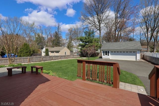 6 Manor Ave, Cranford Twp., NJ 07016