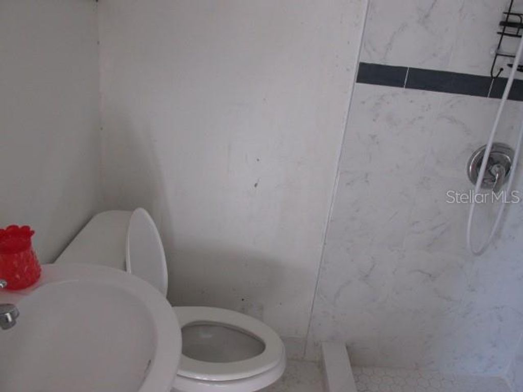 Image 14 of property listing at 7651 RIO PINAR LAKES BOULEVARD, Orlando, FL 32822